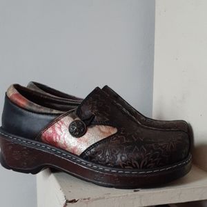 Spring Step Flame Clogs